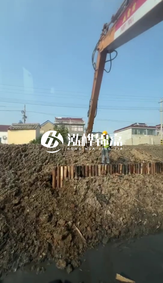 畢節市挖機打木樁專業施工-河道護坡木樁會不會腐爛?